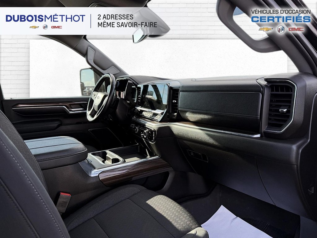 Chevrolet Silverado 2500HD LT, MIDNIGHT, DURAMAX V8 6.6L DIESEL, 4X4 Z71 !!! 2024 à Victoriaville, Québec - 16 - w1024h768px