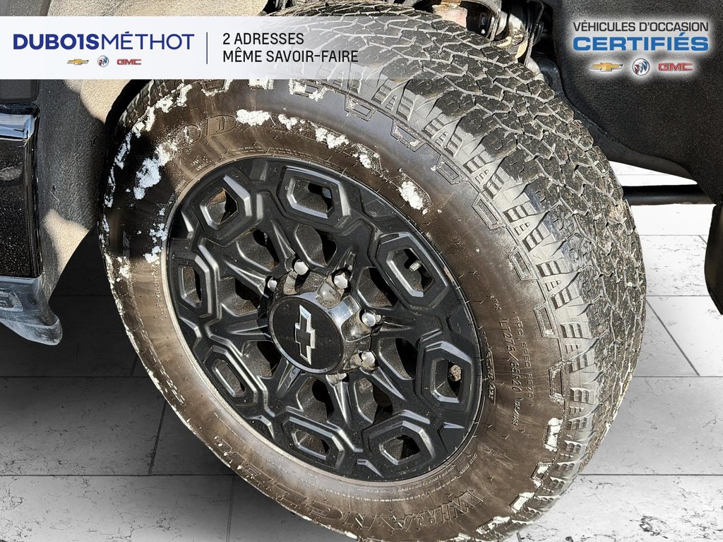 Chevrolet Silverado 2500HD LT, MIDNIGHT, DURAMAX V8 6.6L DIESEL, 4X4 Z71 !!! 2024 à Victoriaville, Québec - 4 - w1024h768px