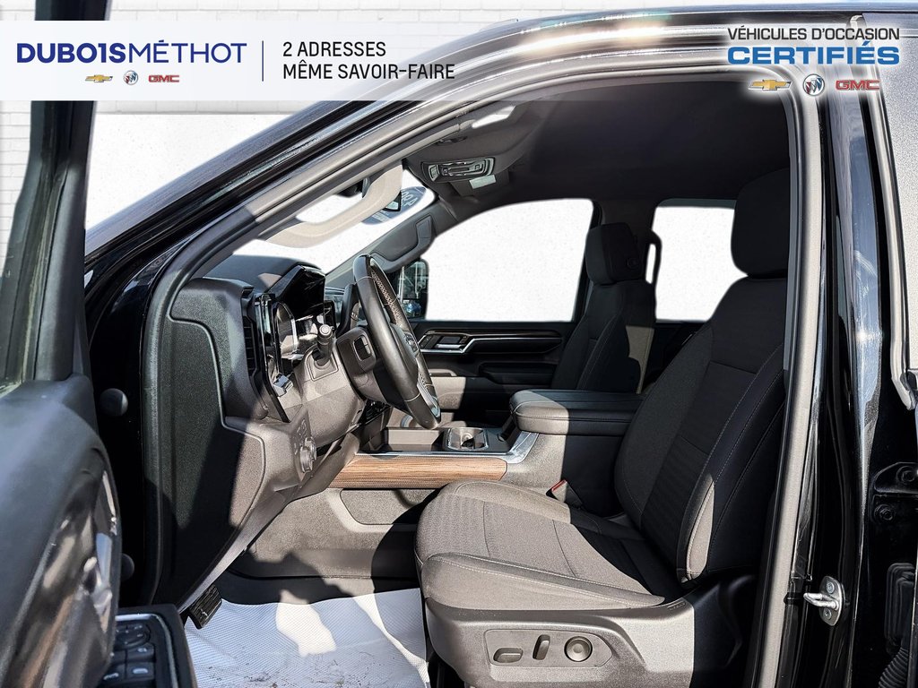 Chevrolet Silverado 2500HD LT, MIDNIGHT, DURAMAX V8 6.6L DIESEL, 4X4 Z71 !!! 2024 à Victoriaville, Québec - 17 - w1024h768px