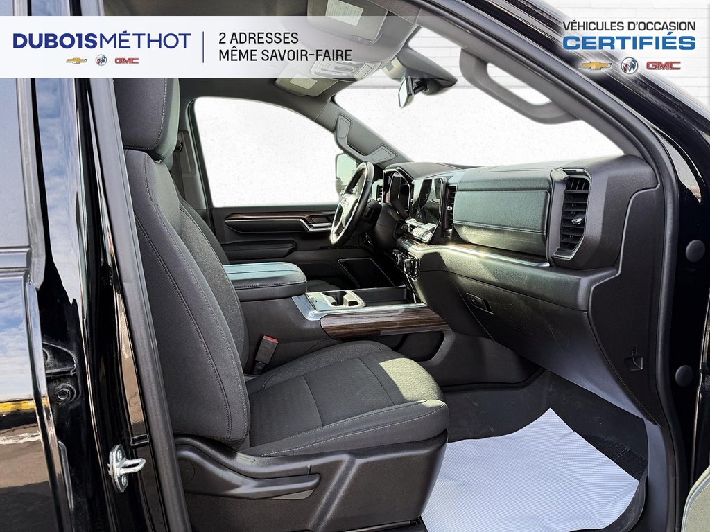 Chevrolet Silverado 2500HD LT, MIDNIGHT, DURAMAX V8 6.6L DIESEL, 4X4 Z71 !!! 2024 à Victoriaville, Québec - 15 - w1024h768px