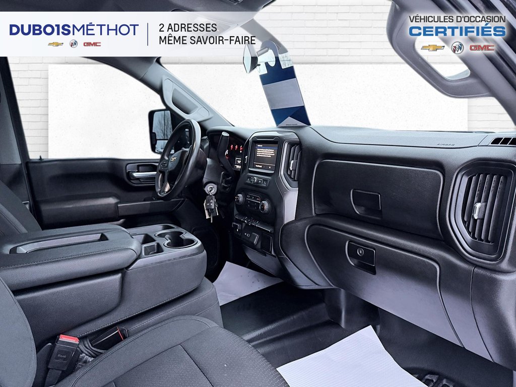 2021 Chevrolet Silverado 3500HD WORK TRUCK DURAMAX 4X4 DOUBLE CAB DOUBLE ROUE !!! in Victoriaville, Quebec - 17 - w1024h768px