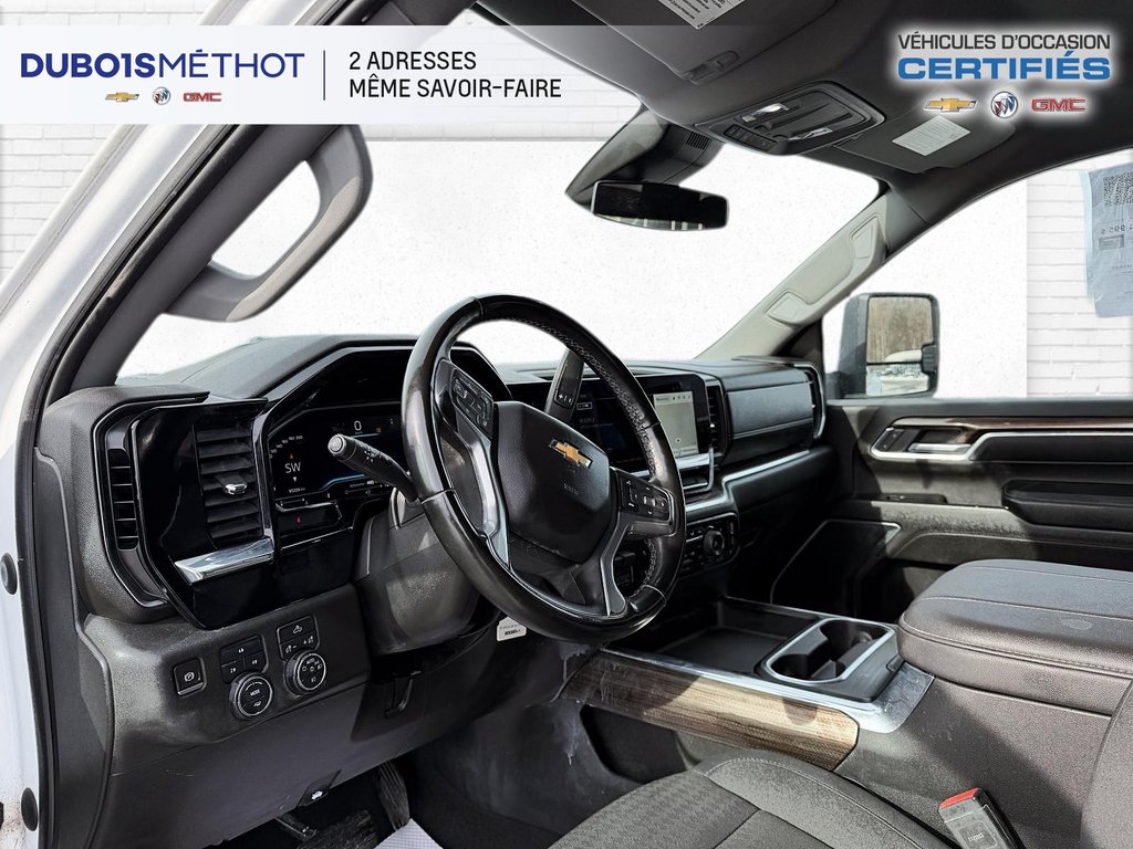Chevrolet Silverado 3500HD LT, DOUBLE ROUE DURAMAX V8 6.6L DIESEL 4X4 CONSOLE 2024 à Plessisville, Québec - 17 - w1024h768px