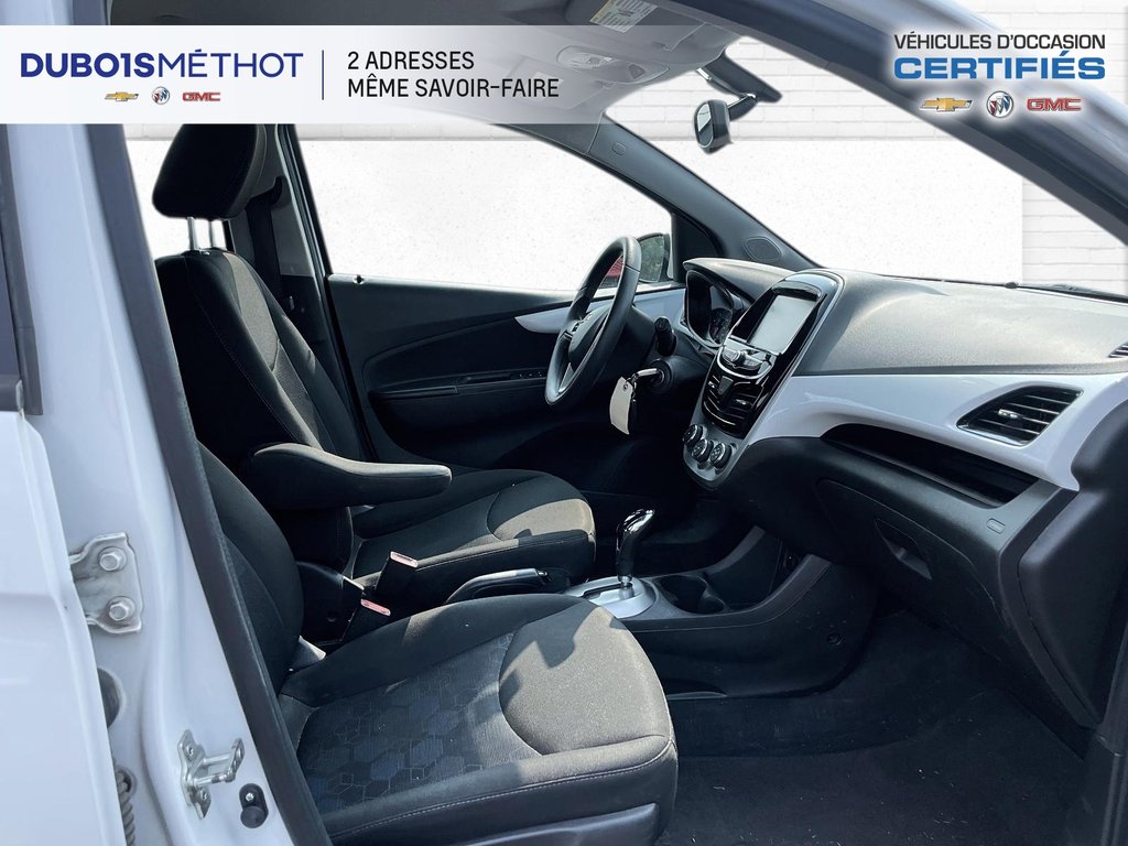 Chevrolet Spark LT, AUTOMATIQUE, 1.4L, HATCHBACK !! 2017 à Victoriaville, Québec - 11 - w1024h768px