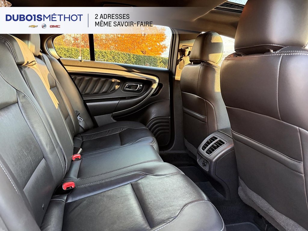 Ford Taurus SEL, AWD V6 3.5L, CUIR, TOIT !!! 2015 à Victoriaville, Québec - 12 - w1024h768px