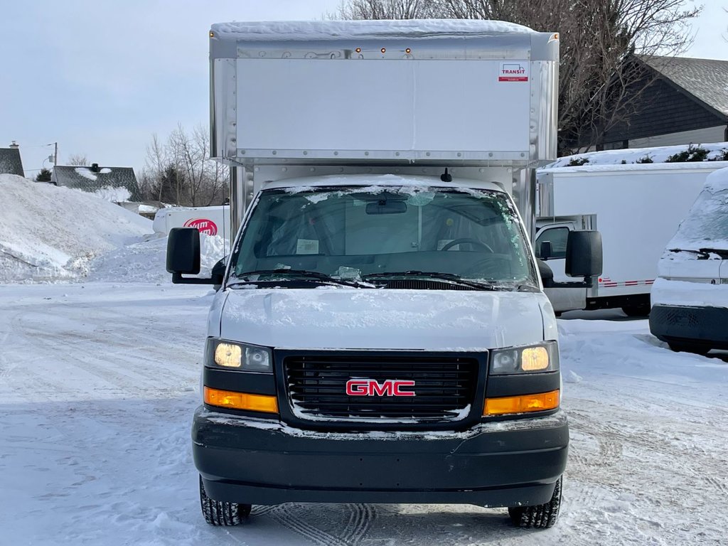 GMC Savana Cargo Van DECK 14 PIEDS ROUE SIMPLE V8 6.6L  DIFF BARRE !!! 2024 à Victoriaville, Québec - 2 - w1024h768px