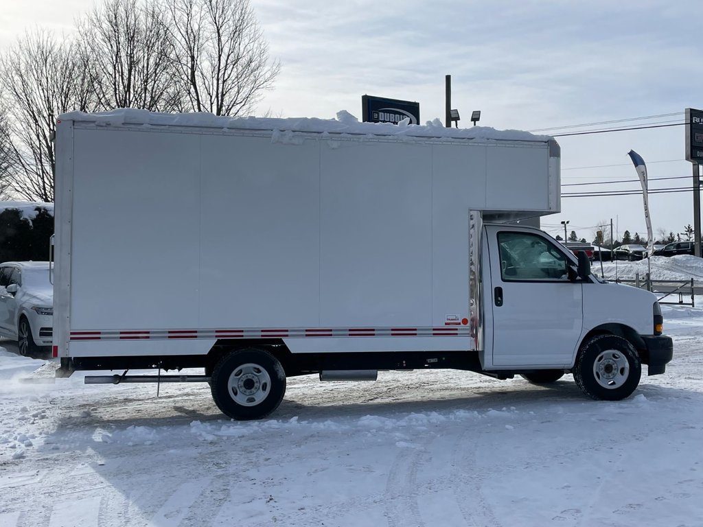 GMC Savana Cargo Van DECK 14 PIEDS ROUE SIMPLE V8 6.6L  DIFF BARRE !!! 2024 à Victoriaville, Québec - 7 - w1024h768px