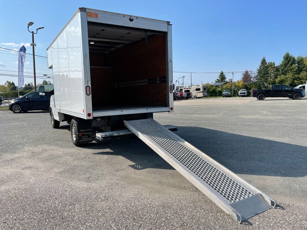 Savana Commercial Cutaway CUBE 12 PIEDS DECK, V6 4.3L, COMMERCIAL !!! 2020 à Victoriaville, Québec - 10 - w1024h768px