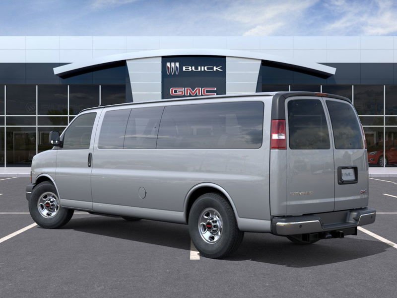 GMC Savana Passenger 3500 LT 155'' 2025 à Victoriaville, Québec - 3 - w1024h768px