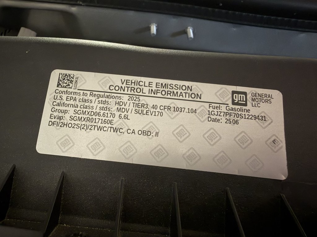 GMC Savana Passenger 3500 LT 155'' 2025 à Victoriaville, Québec - 5 - w1024h768px