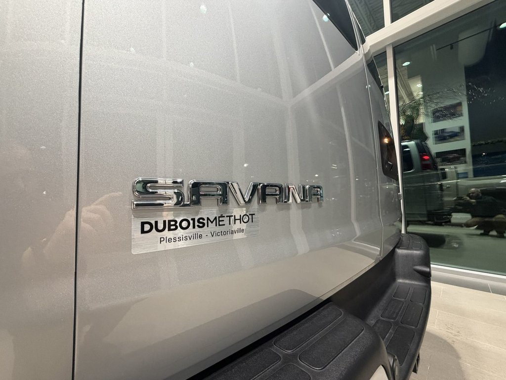 GMC Savana Passenger 3500 LT 155'' 2025 à Victoriaville, Québec - 7 - w1024h768px