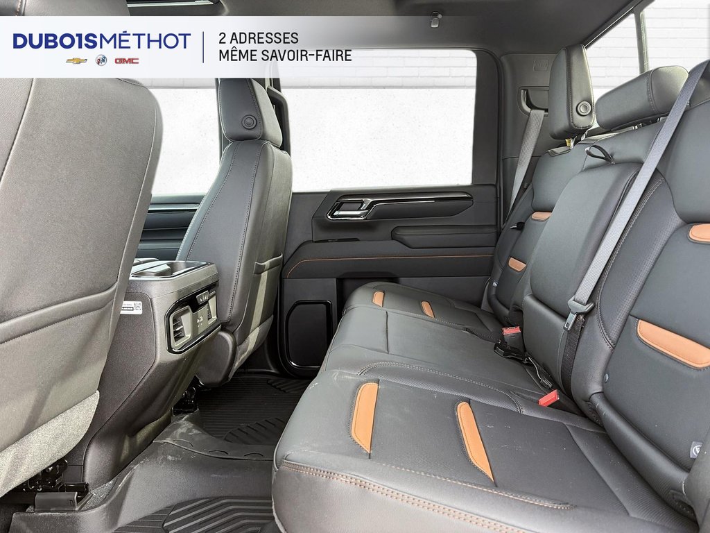 GMC SIERRA 2500 4RM CREW CAB AT4 AT4 2026 à Victoriaville, Québec - 5 - w1024h768px