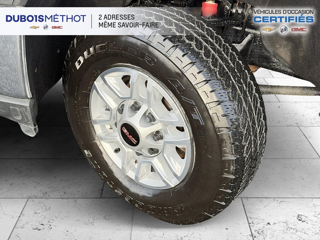 GMC Sierra 2500HD SLE V8 6.6L ESSENCE GAS 4X4 BOITE LONGUE 8 PIEDS ! 2023 à Victoriaville, Québec - 2 - w1024h768px