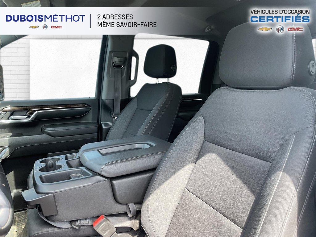 GMC Sierra 2500HD SLE, DURAMAX V8 6.6L DIESEL, CREW, 4X4, 6 PLACES ! 2024 à Victoriaville, Québec - 15 - w1024h768px