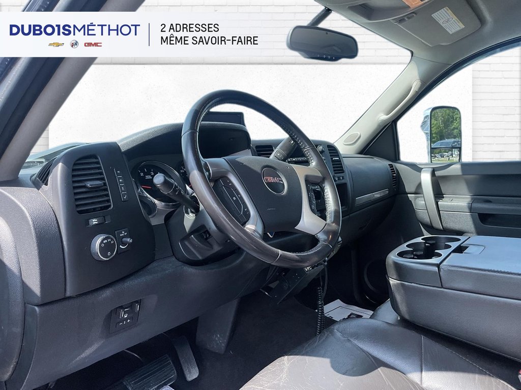 GMC Sierra 3500HD DURAMAX SLE, 3500 HD SIMPLE ROUE BOITE LONGUE CREW 2011 à Victoriaville, Québec - 18 - w1024h768px