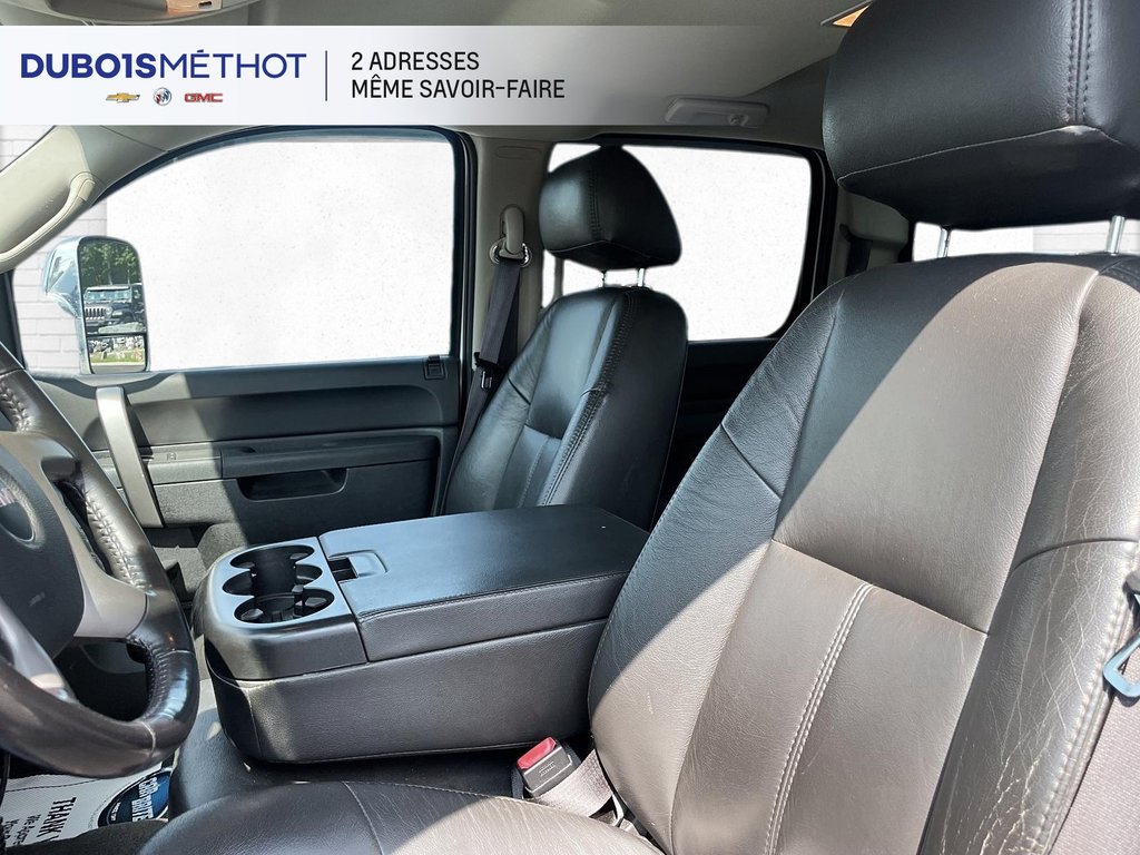 GMC Sierra 3500HD DURAMAX SLE, 3500 HD SIMPLE ROUE BOITE LONGUE CREW 2011 à Victoriaville, Québec - 22 - w1024h768px