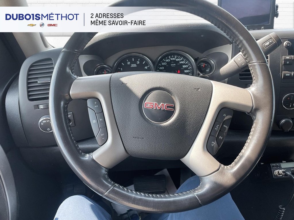 GMC Sierra 3500HD DURAMAX SLE, 3500 HD SIMPLE ROUE BOITE LONGUE CREW 2011 à Victoriaville, Québec - 25 - w1024h768px