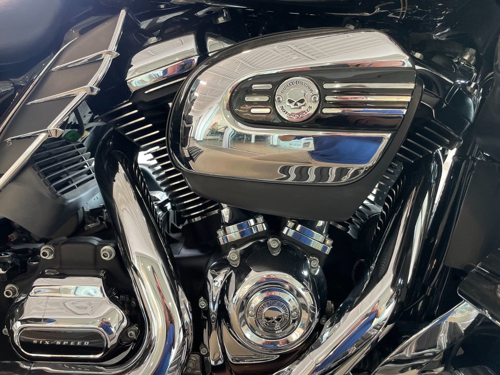 Harley-Davidson FLHTC MOTO EN SUPERBE CONDITION, NOUVEL ARRIVAGE !!! 2017 à Plessisville, Québec - 11 - w1024h768px