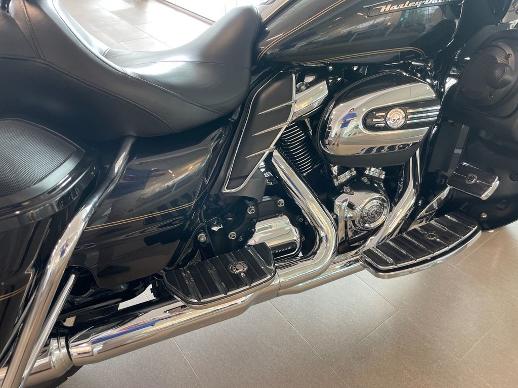Harley-Davidson FLHTC MOTO EN SUPERBE CONDITION, NOUVEL ARRIVAGE !!! 2017 à Plessisville, Québec - 9 - w1024h768px