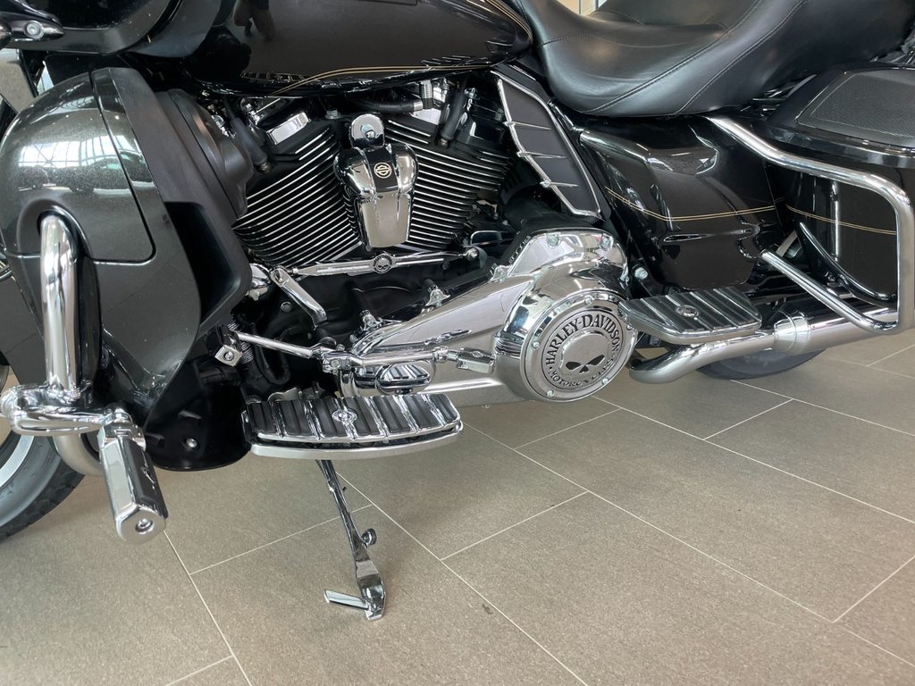 Harley-Davidson FLHTC MOTO EN SUPERBE CONDITION, NOUVEL ARRIVAGE !!! 2017 à Plessisville, Québec - 12 - w1024h768px