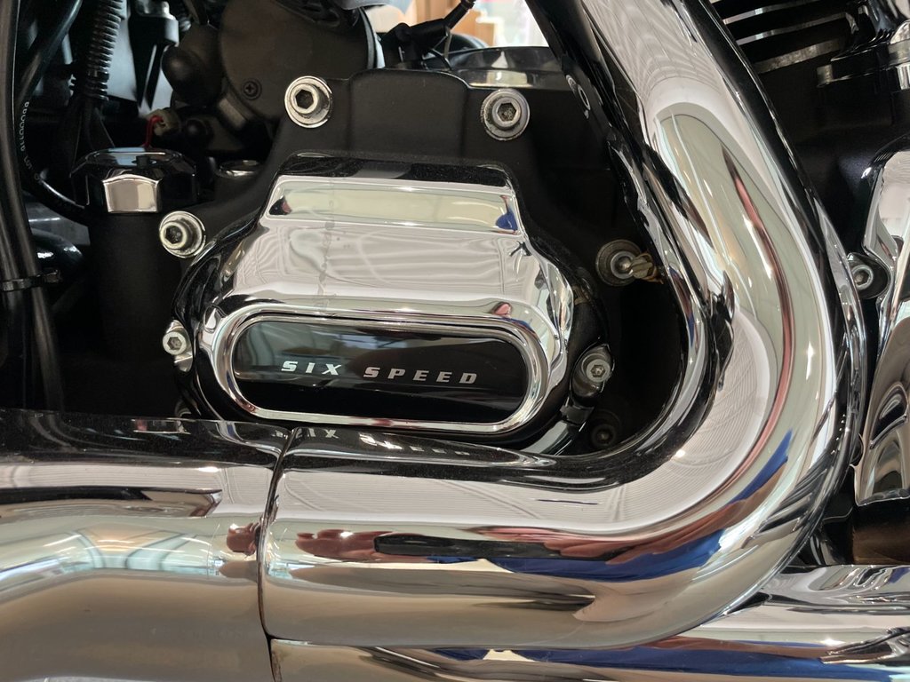 Harley-Davidson FLHTC MOTO EN SUPERBE CONDITION, NOUVEL ARRIVAGE !!! 2017 à Plessisville, Québec - 10 - w1024h768px