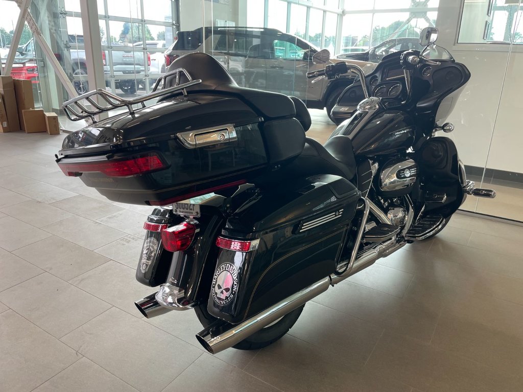Harley-Davidson FLHTC MOTO EN SUPERBE CONDITION, NOUVEL ARRIVAGE !!! 2017 à Plessisville, Québec - 4 - w1024h768px