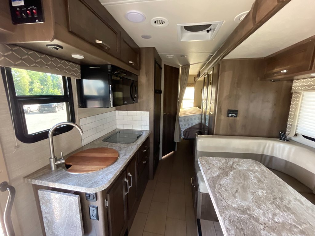 Melbourne 24L, CAMPER MERCEDES, DIESEL, CLASSE C !!! 2020 à Plessisville, Québec - 95 - w1024h768px