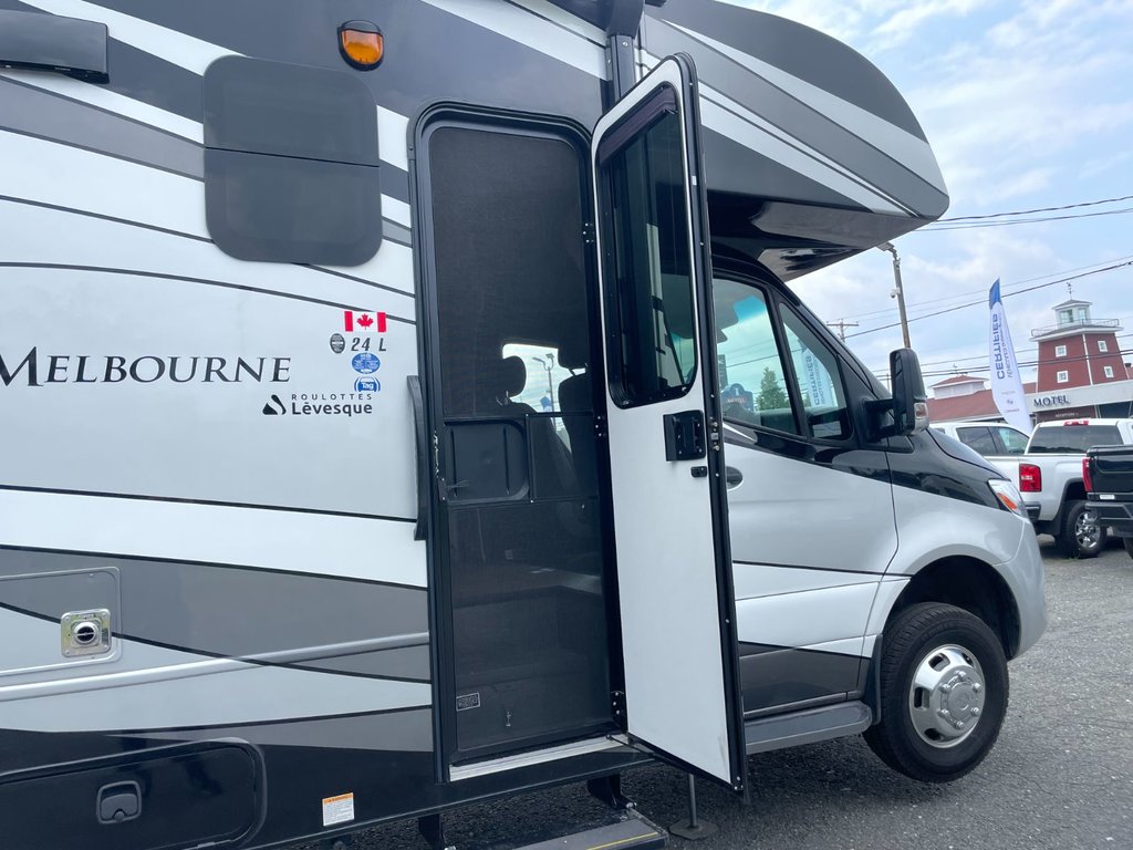 Melbourne 24L, CAMPER MERCEDES, DIESEL, CLASSE C !!! 2020 à Plessisville, Québec - 32 - w1024h768px