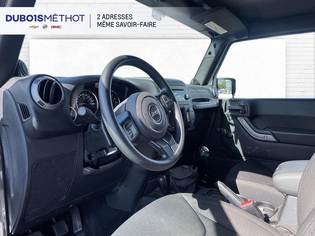 Jeep Wrangler SPORT, MANUEL 2 PORTES V6 3.6L 4X4 TOIT MOU !!! 2014 à Victoriaville, Québec - 13 - w1024h768px