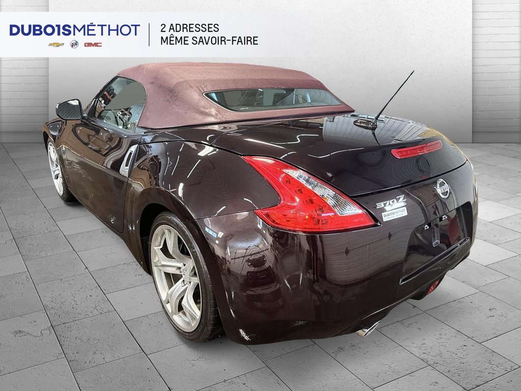 2011  370Z TOURING, CONVERTIBLE, V6 3.7L !!! in Victoriaville, Quebec - 2 - w1024h768px