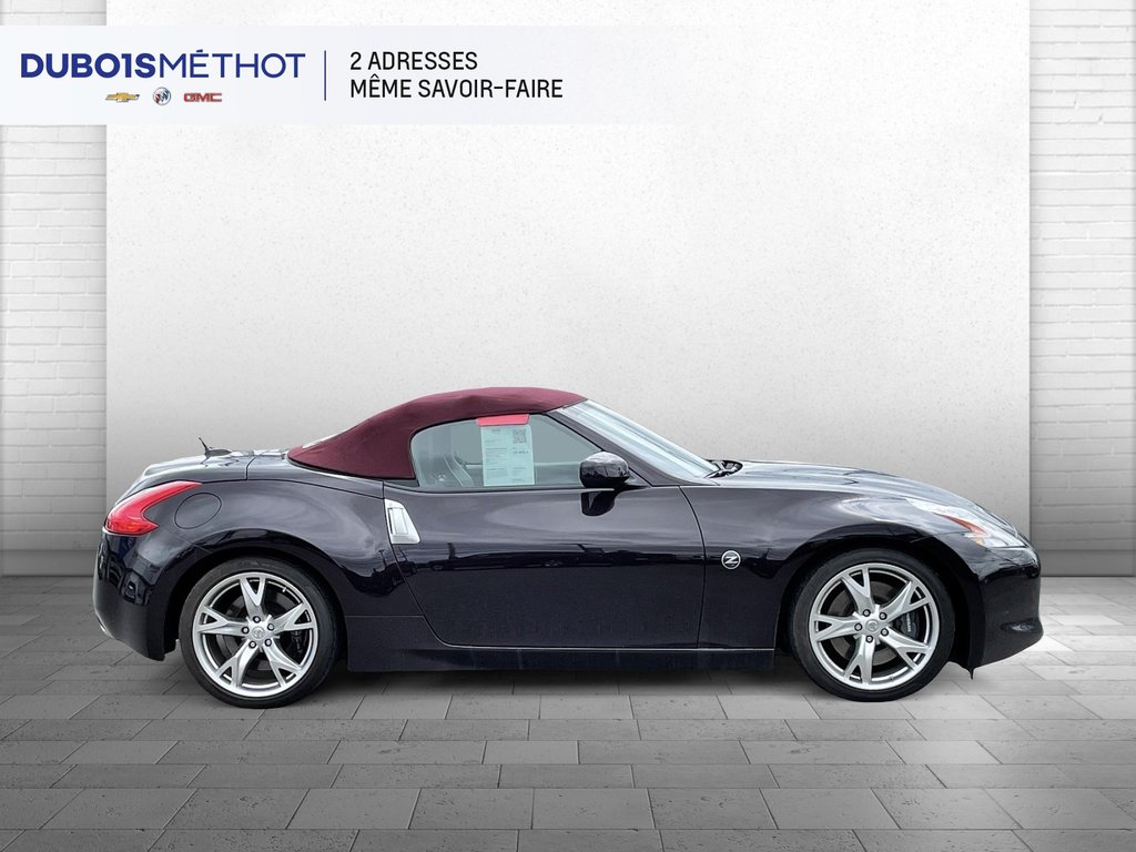 2011  370Z TOURING, CONVERTIBLE, V6 3.7L !!! in Victoriaville, Quebec - 9 - w1024h768px