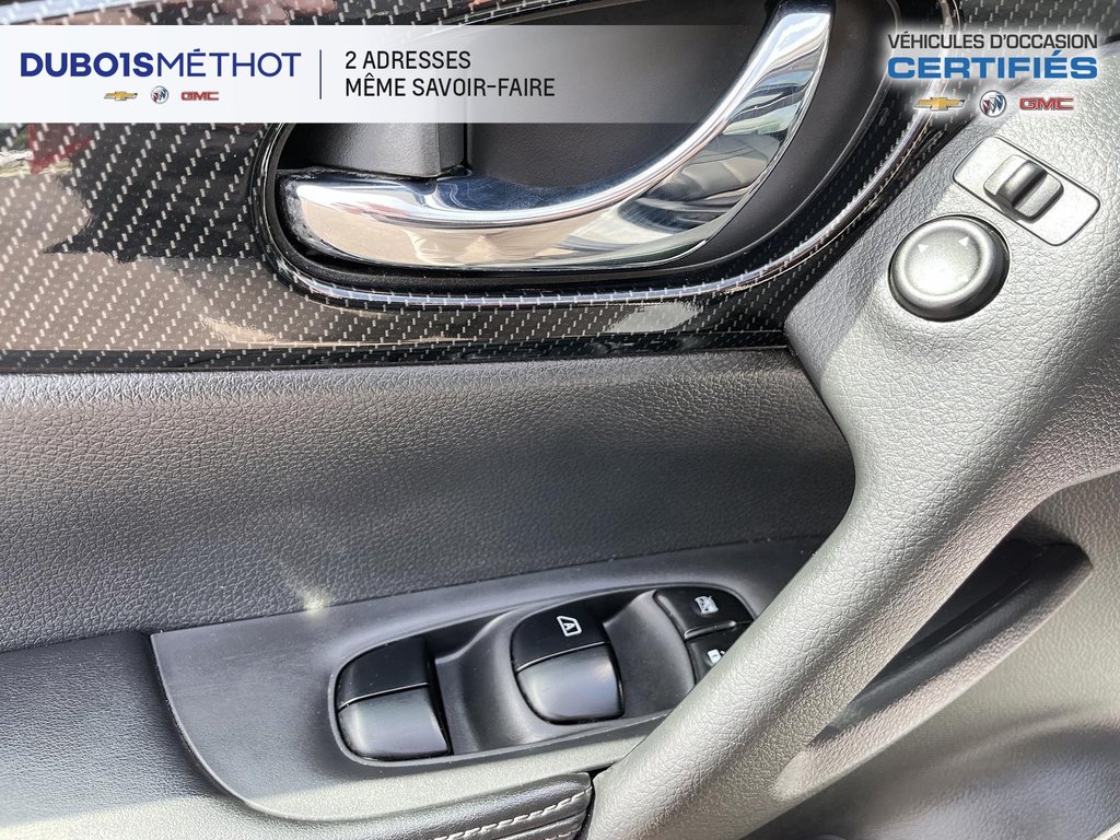 Nissan Rogue SL, AWD, CUIR, TOIT, GPS, BOSE !!! 2017 à Victoriaville, Québec - 23 - w1024h768px