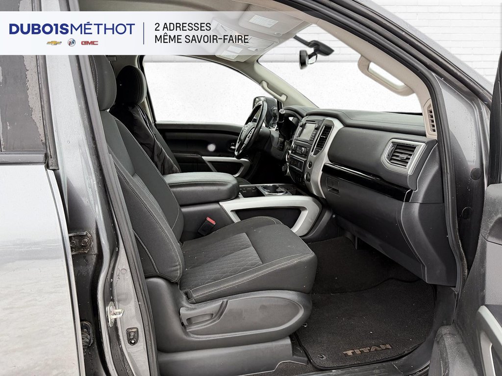 2017 Nissan Titan V8 5.6L ENDURANCE, CREW, 4X4 !!! in Plessisville, Quebec - 14 - w1024h768px