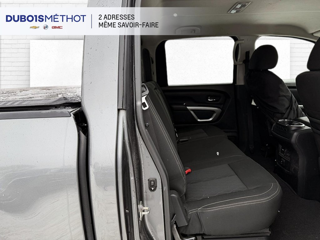 2017 Nissan Titan V8 5.6L ENDURANCE, CREW, 4X4 !!! in Plessisville, Quebec - 11 - w1024h768px