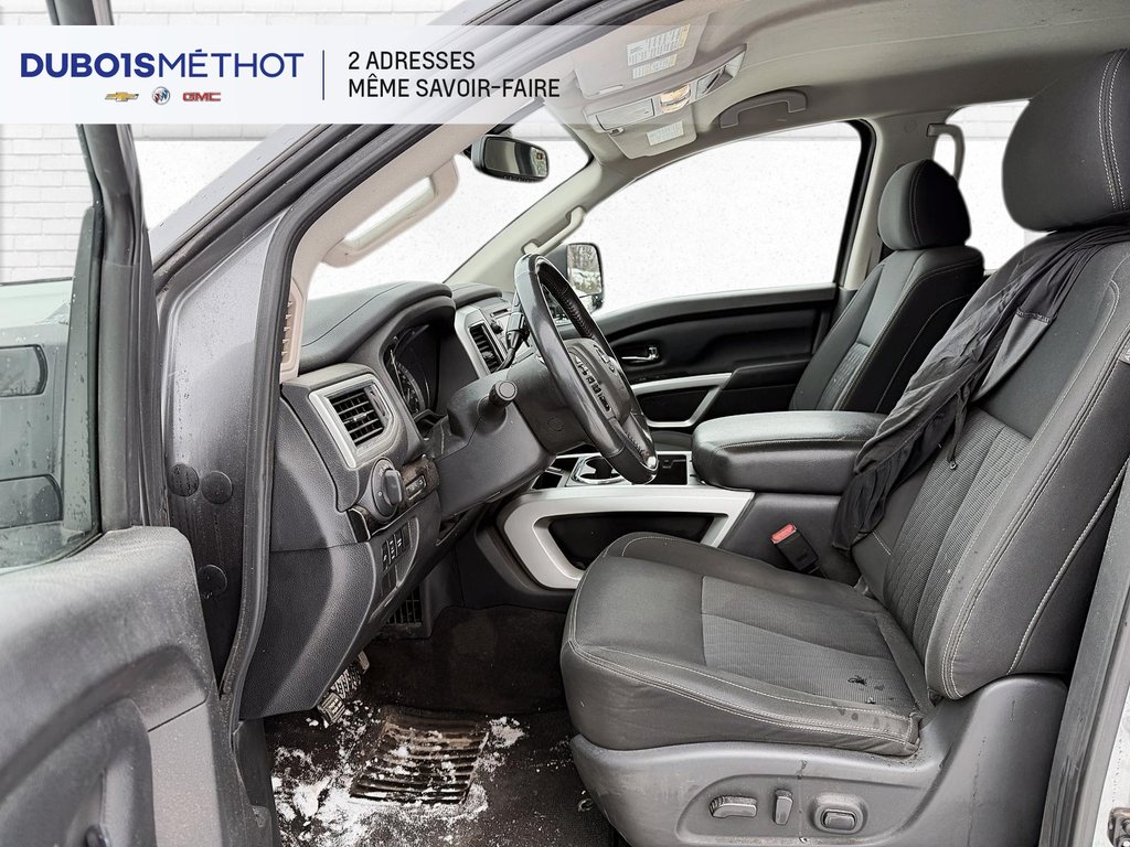 2017 Nissan Titan V8 5.6L ENDURANCE, CREW, 4X4 !!! in Plessisville, Quebec - 16 - w1024h768px