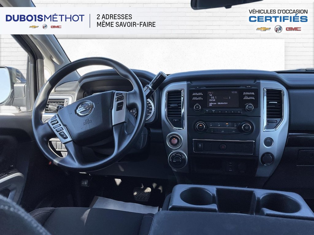 Nissan Titan V8 5.6L, SV 4X4, 6 PASSAGERS, 2018 à Plessisville, Québec - 12 - w1024h768px