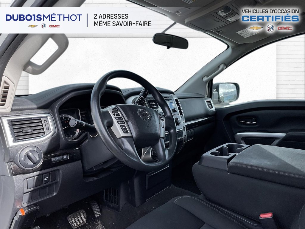 2018 Nissan Titan V8 5.6L, SV 4X4, 6 PASSAGERS, in Victoriaville, Quebec - 16 - w1024h768px