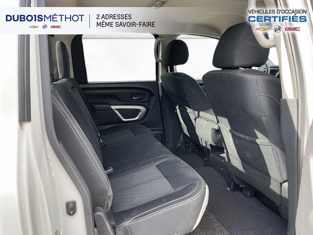 2018 Nissan Titan V8 5.6L, SV 4X4, 6 PASSAGERS, in Victoriaville, Quebec - 10 - w1024h768px