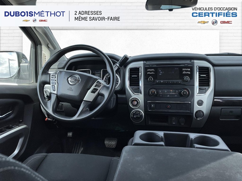 2018 Nissan Titan V8 5.6L, SV 4X4, 6 PASSAGERS, in Victoriaville, Quebec - 12 - w1024h768px