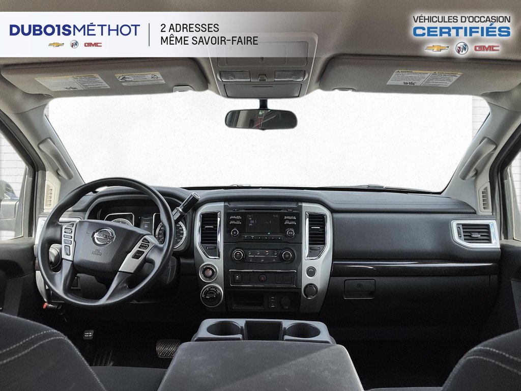 2018 Nissan Titan V8 5.6L, SV 4X4, 6 PASSAGERS, in Victoriaville, Quebec - 11 - w1024h768px