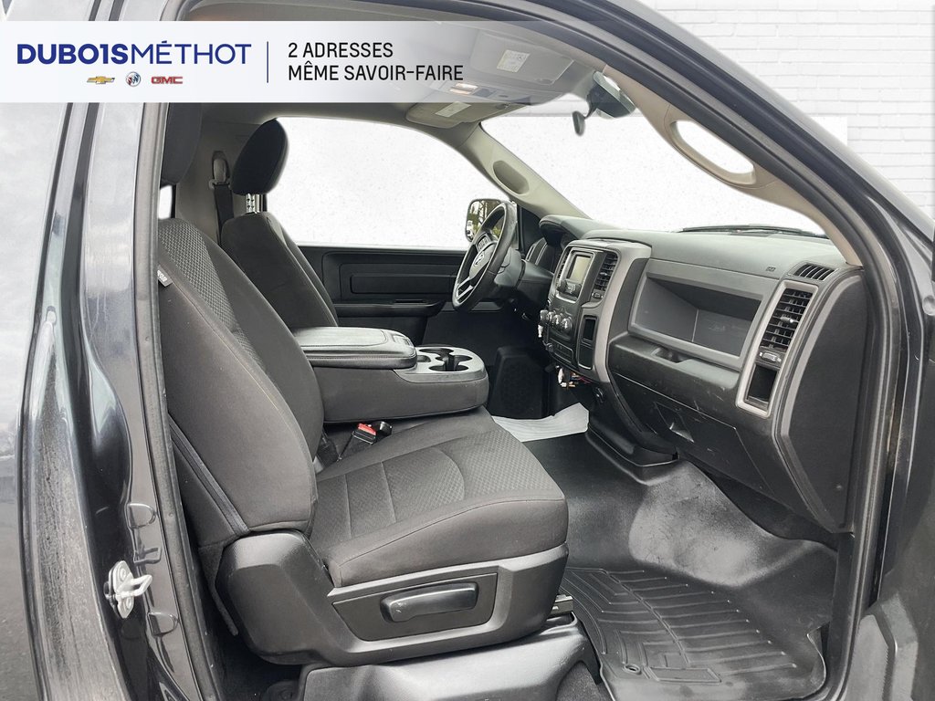 Ram 1500 Classic TRADESMAN, HEMI 5.7L, 4X4, CAB REGULIER 8 PIEDS !! 2020 à Victoriaville, Québec - 12 - w1024h768px