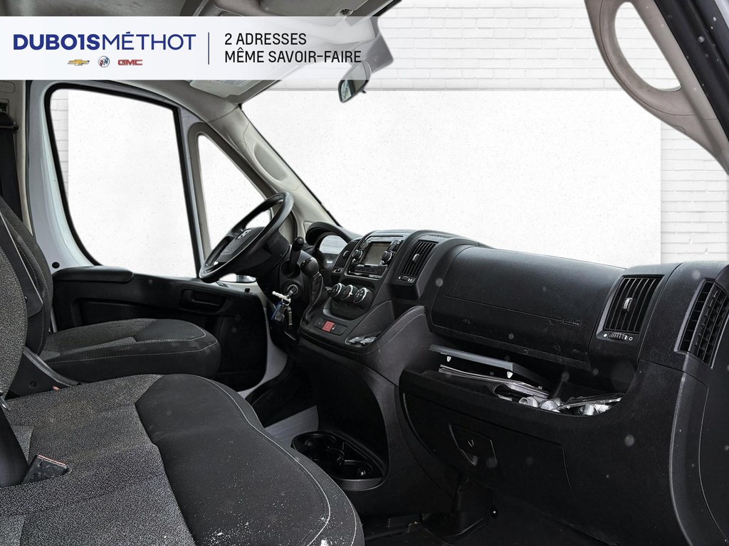 2018 Ram ProMaster Cargo Van 3500, HIGH ROOF, V6 3.6L !!! in Victoriaville, Quebec - 12 - w1024h768px