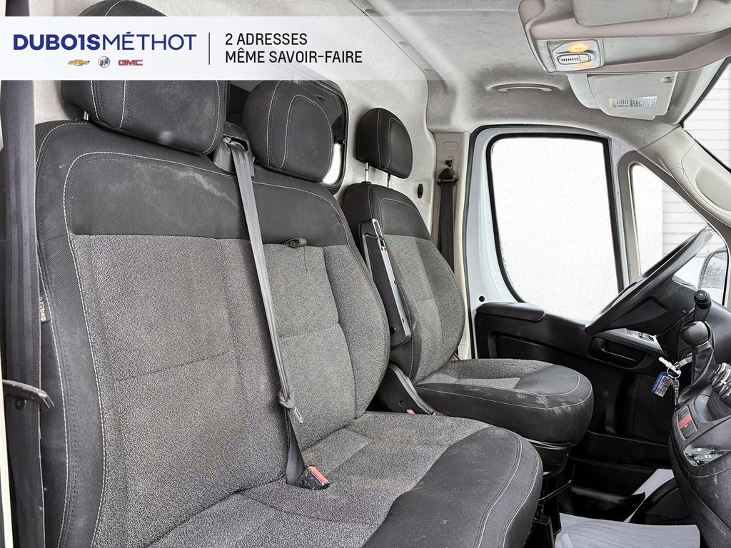2018 Ram ProMaster Cargo Van 3500, HIGH ROOF, V6 3.6L !!! in Victoriaville, Quebec - 13 - w1024h768px