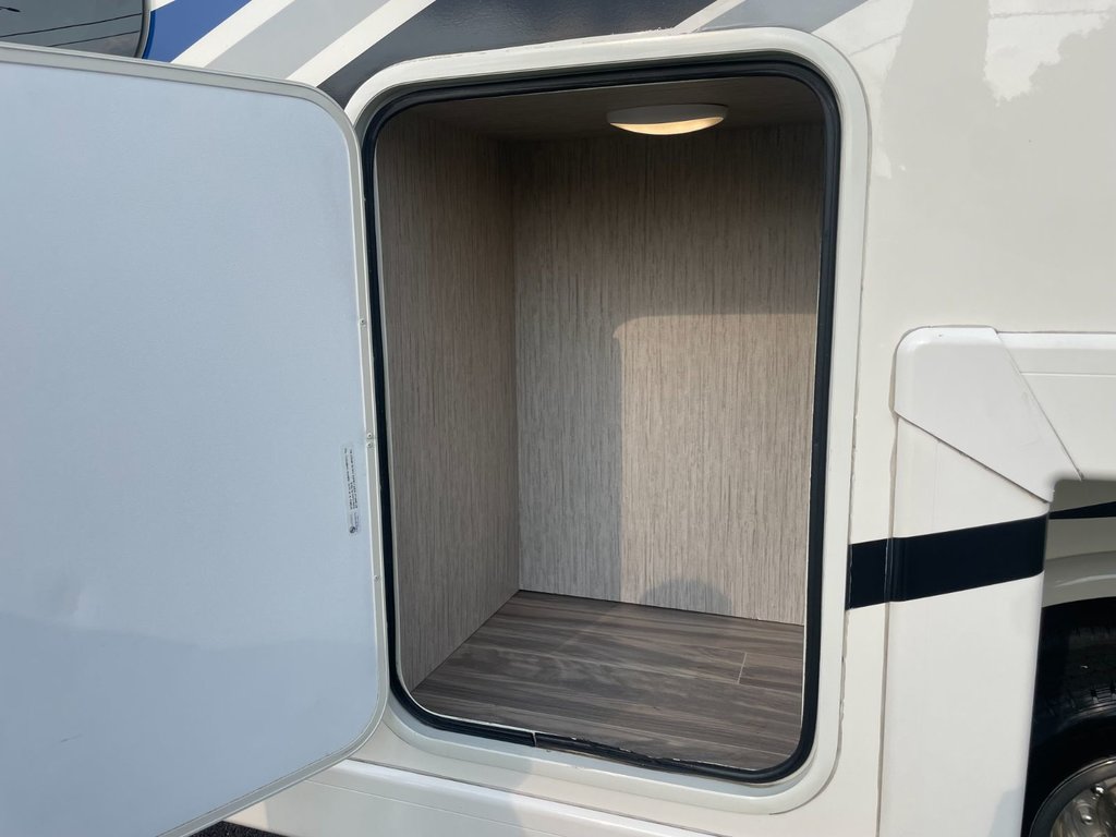Thor Motor Coach Axis 25.6 VR LUXUEUX, V10 7.3 !!! 2022 à Victoriaville, Québec - 64 - w1024h768px