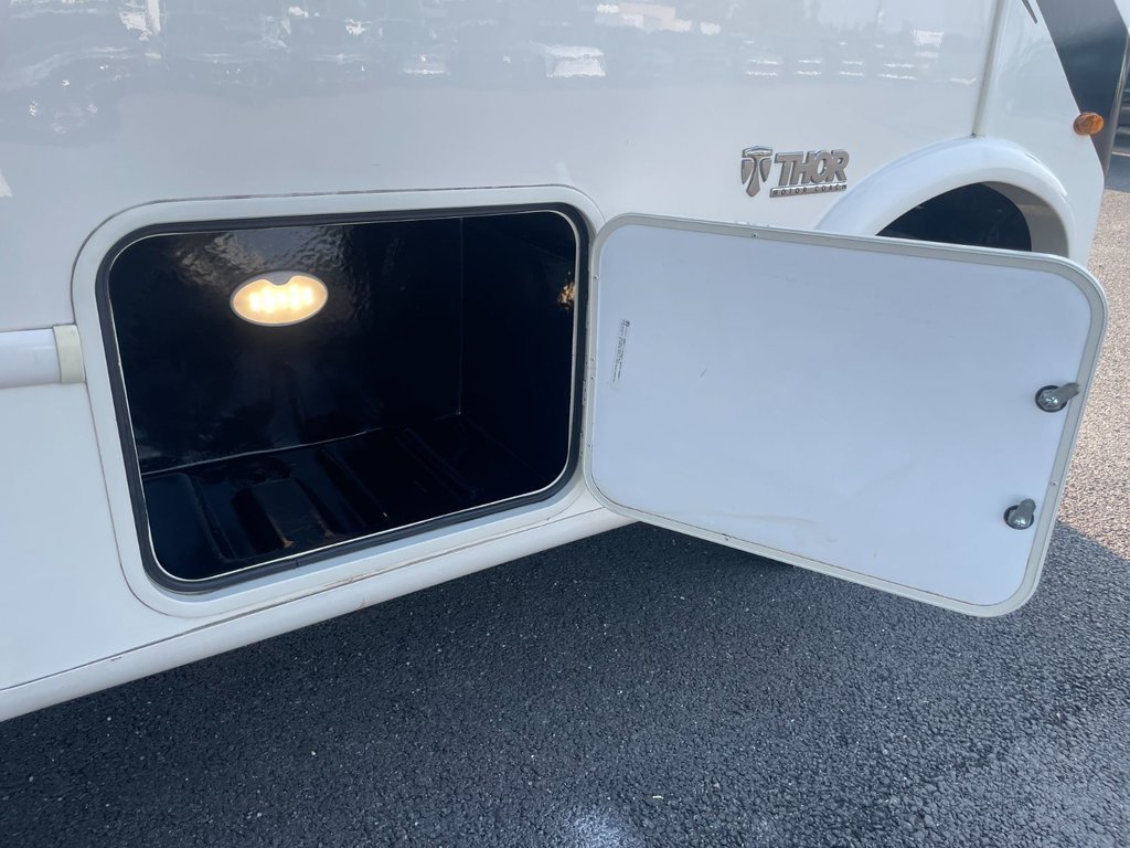 Thor Motor Coach Axis 25.6 VR LUXUEUX, V10 7.3 !!! 2022 à Victoriaville, Québec - 62 - w1024h768px