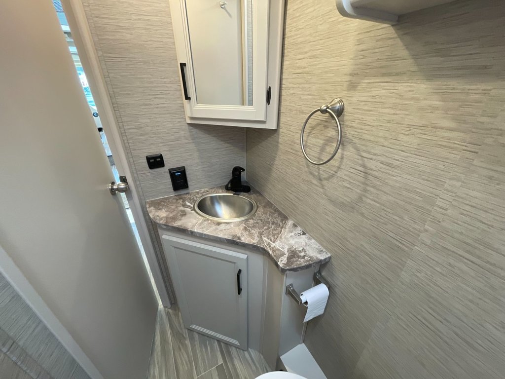 Thor Motor Coach Axis 25.6 VR LUXUEUX, V10 7.3 !!! 2022 à Victoriaville, Québec - 31 - w1024h768px