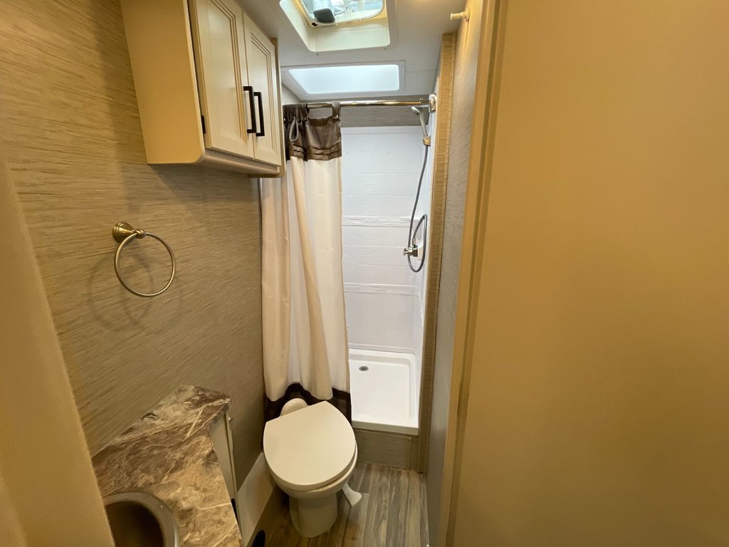 Thor Motor Coach Axis 25.6 VR LUXUEUX, V10 7.3 !!! 2022 à Victoriaville, Québec - 29 - w1024h768px