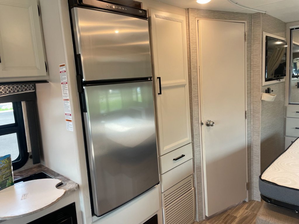 Thor Motor Coach Axis 25.6 VR LUXUEUX, V10 7.3 !!! 2022 à Victoriaville, Québec - 27 - w1024h768px