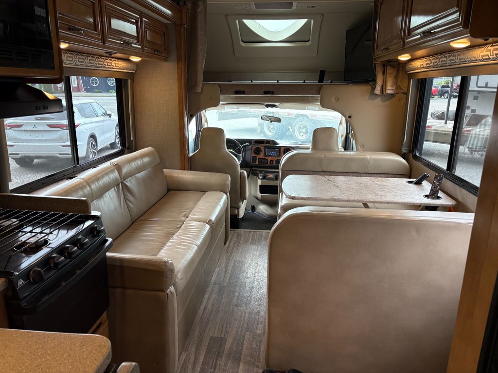 Thor Motor Coach RQ29 VR CLASSE C, CAMPER THOR, 2017 à Victoriaville, Québec - 16 - w1024h768px