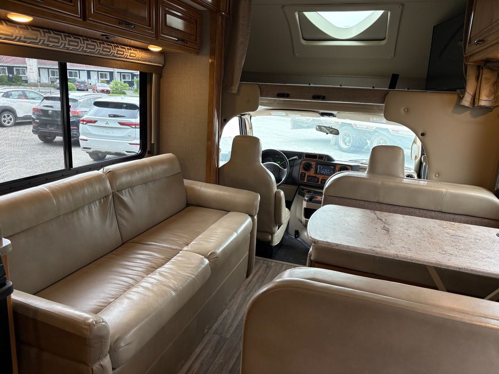 Thor Motor Coach RQ29 VR CLASSE C, CAMPER THOR, 2017 à Victoriaville, Québec - 17 - w1024h768px