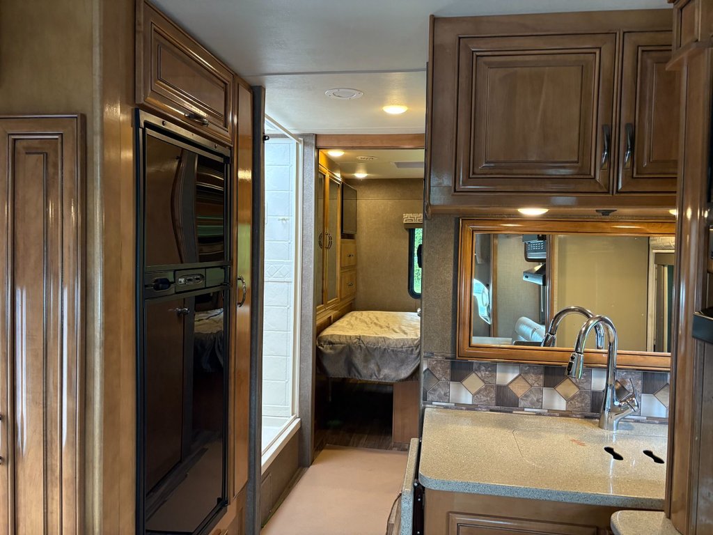 Thor Motor Coach RQ29 VR CLASSE C, CAMPER THOR, 2017 à Victoriaville, Québec - 26 - w1024h768px